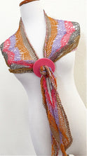 Load image into Gallery viewer, Zinnia pretty shawl
