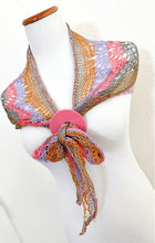 Load image into Gallery viewer, Zinnia pretty shawl
