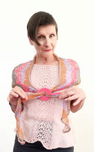 Load image into Gallery viewer, Zinnia pretty shawl
