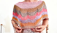 Load image into Gallery viewer, Zinnia pretty shawl
