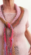 Load image into Gallery viewer, Zinnia pretty shawl
