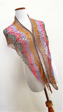 Load image into Gallery viewer, Zinnia pretty shawl
