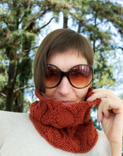 Load image into Gallery viewer, Binault cowl, knit kit
