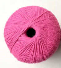 Load image into Gallery viewer, E L L O knit kit - yarnz2GO.com
