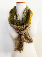 Load image into Gallery viewer, Paislee shawl
