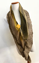 Load image into Gallery viewer, Paislee shawl
