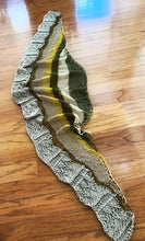 Load image into Gallery viewer, Paislee shawl

