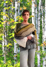 Load image into Gallery viewer, Paislee shawl
