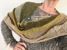 Load image into Gallery viewer, Paislee shawl
